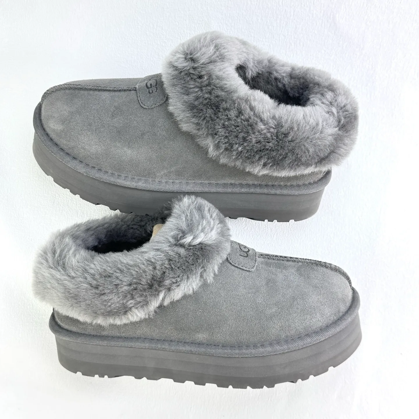 Self-pickup💰440 UGG Tatzite three-centimeter thick sole, glutinous, slip-on, easy to put on and take off, model 4810, slip-on casual fur shoes, short boots, color: maroon, reindeer, antelope brown, black, gray 𝚜𝚒𝚣𝚎: 𝟯𝟱-𝟰𝟬